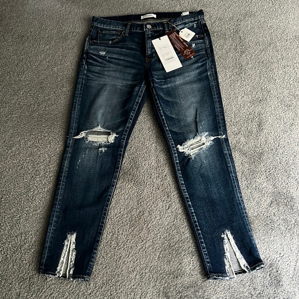 Moussy Vintage Women’s Ithan skinny jeans in dark blue. Size 29. NWT.